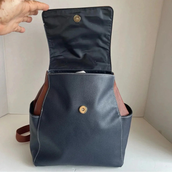 Tommy Hilfiger Beth II Flap Backpack Saffiano PVC Tan / Navy blue  One Size - Picture 6 of 15